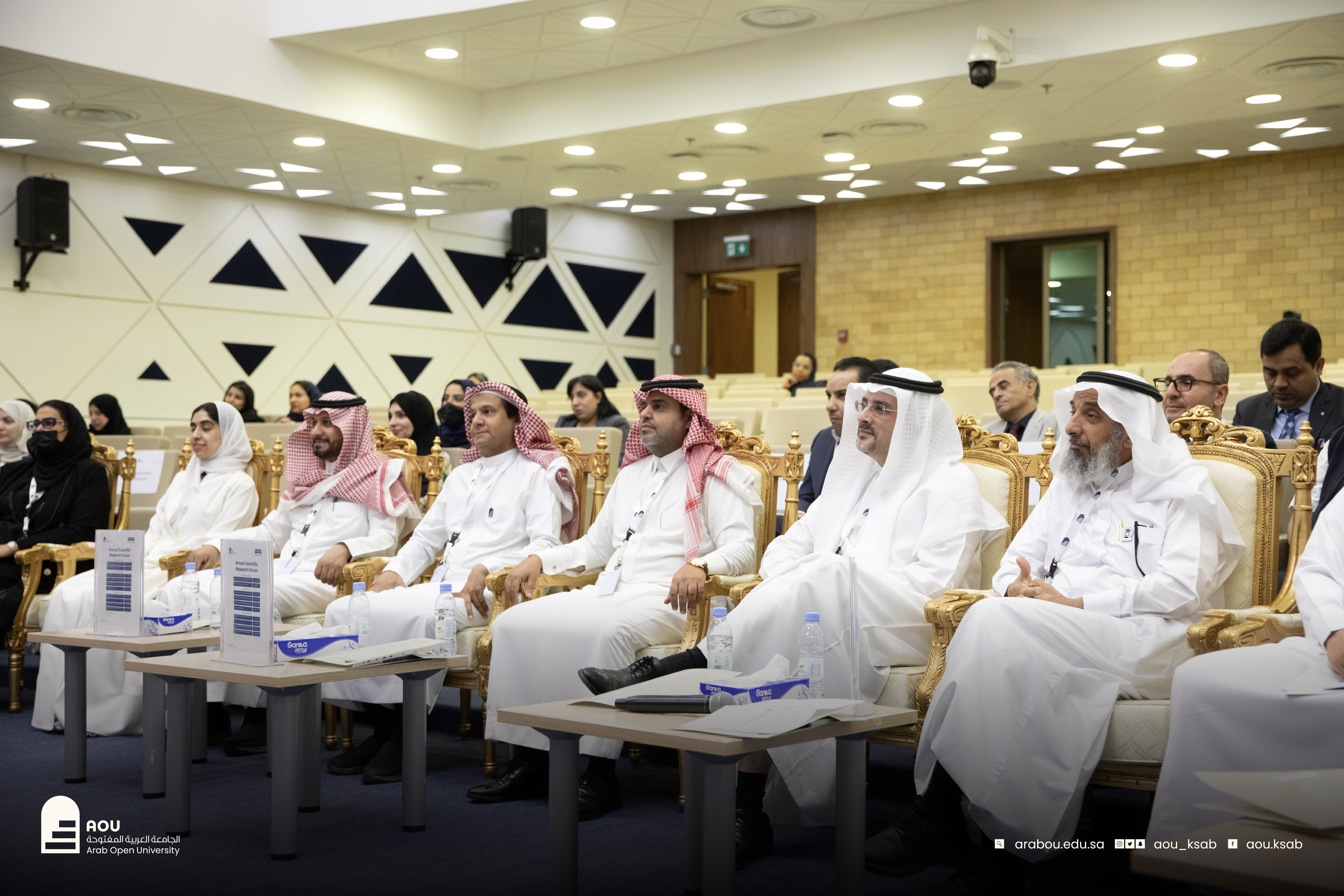 الملتقى السنوي للبحث العلمي-03.jpg